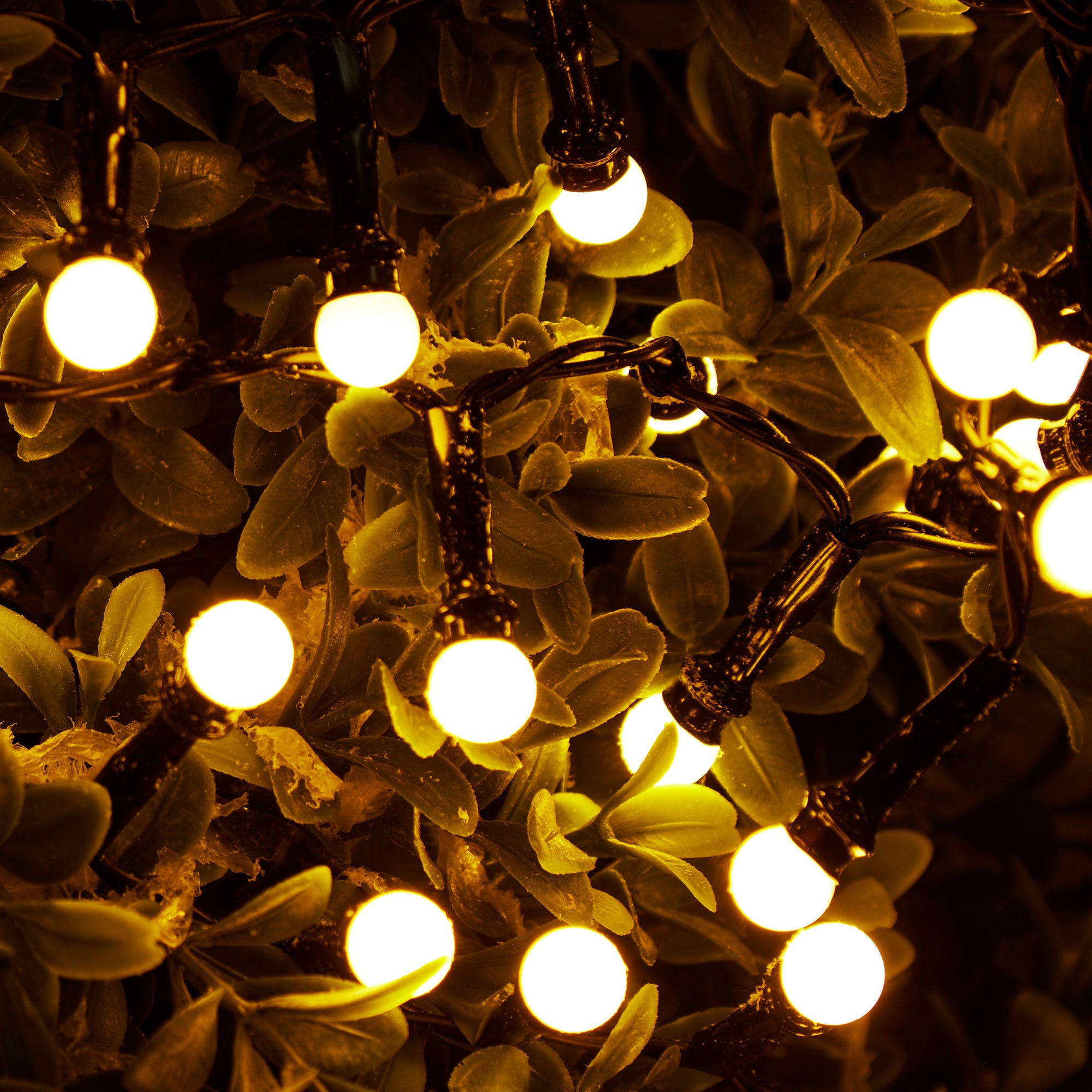 LED-Lichterkette mit Kugeln, ca. 215cm