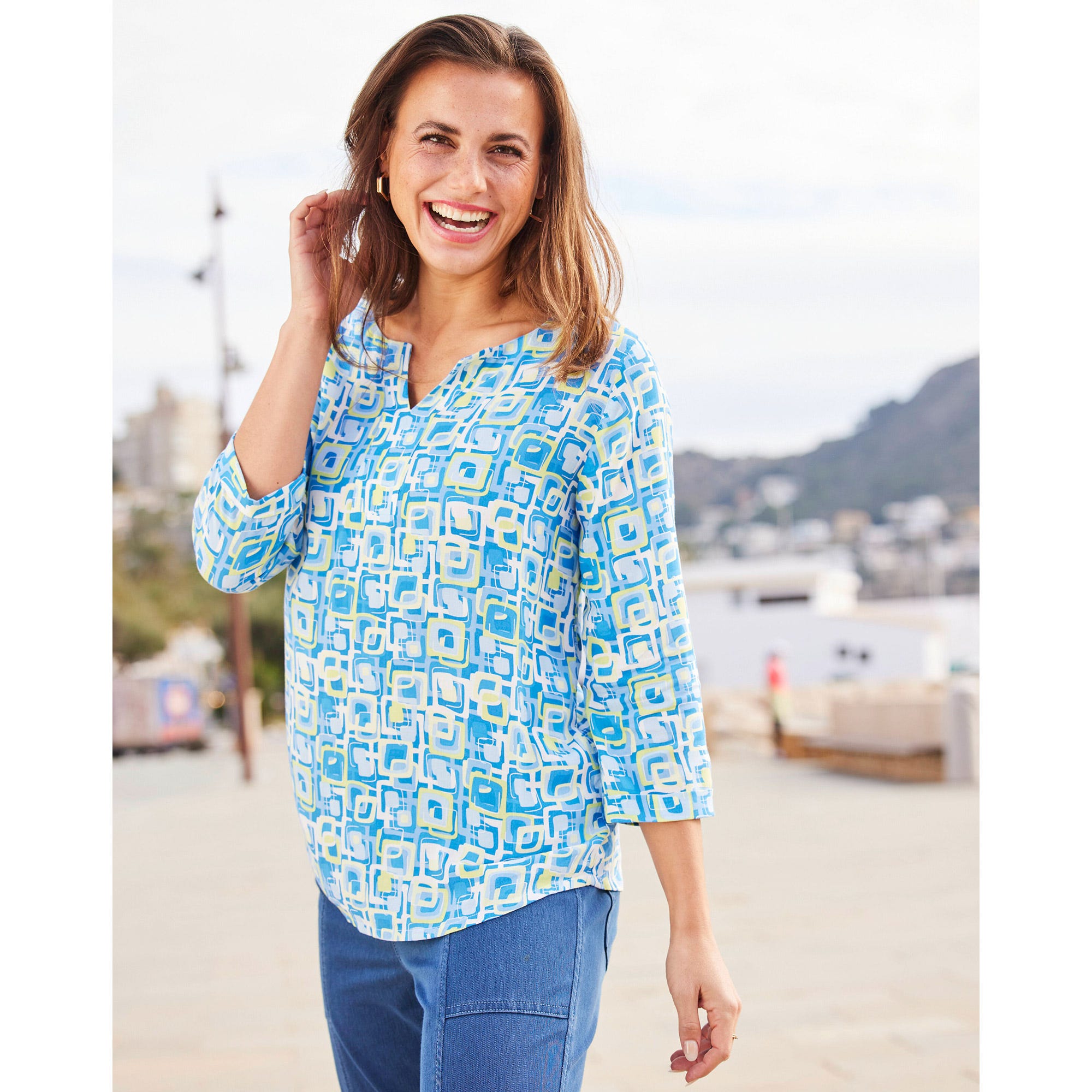 Damen-Bluse mit schönem Muster