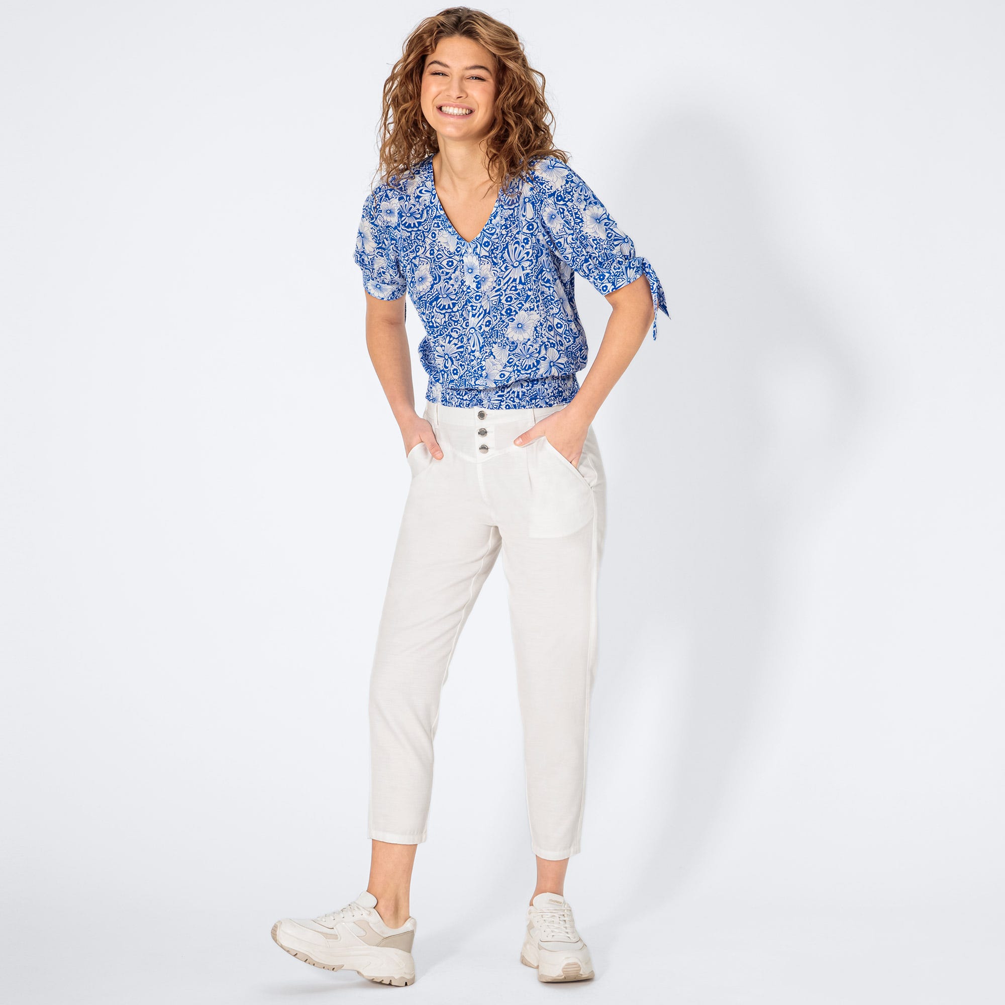 Damen-Caprihose mit 3 Knöpfen