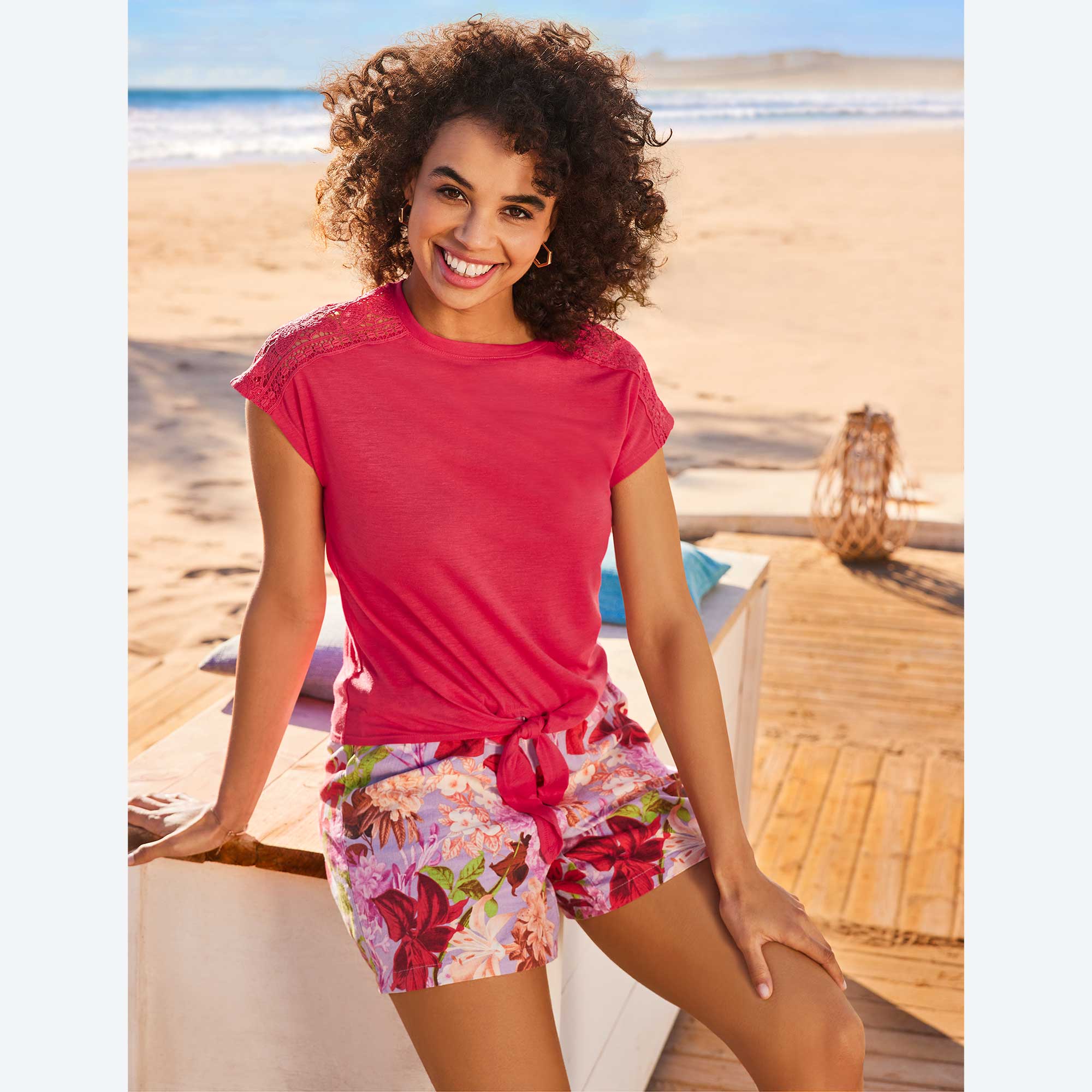 Damen-Shorts in sommerlichem Design