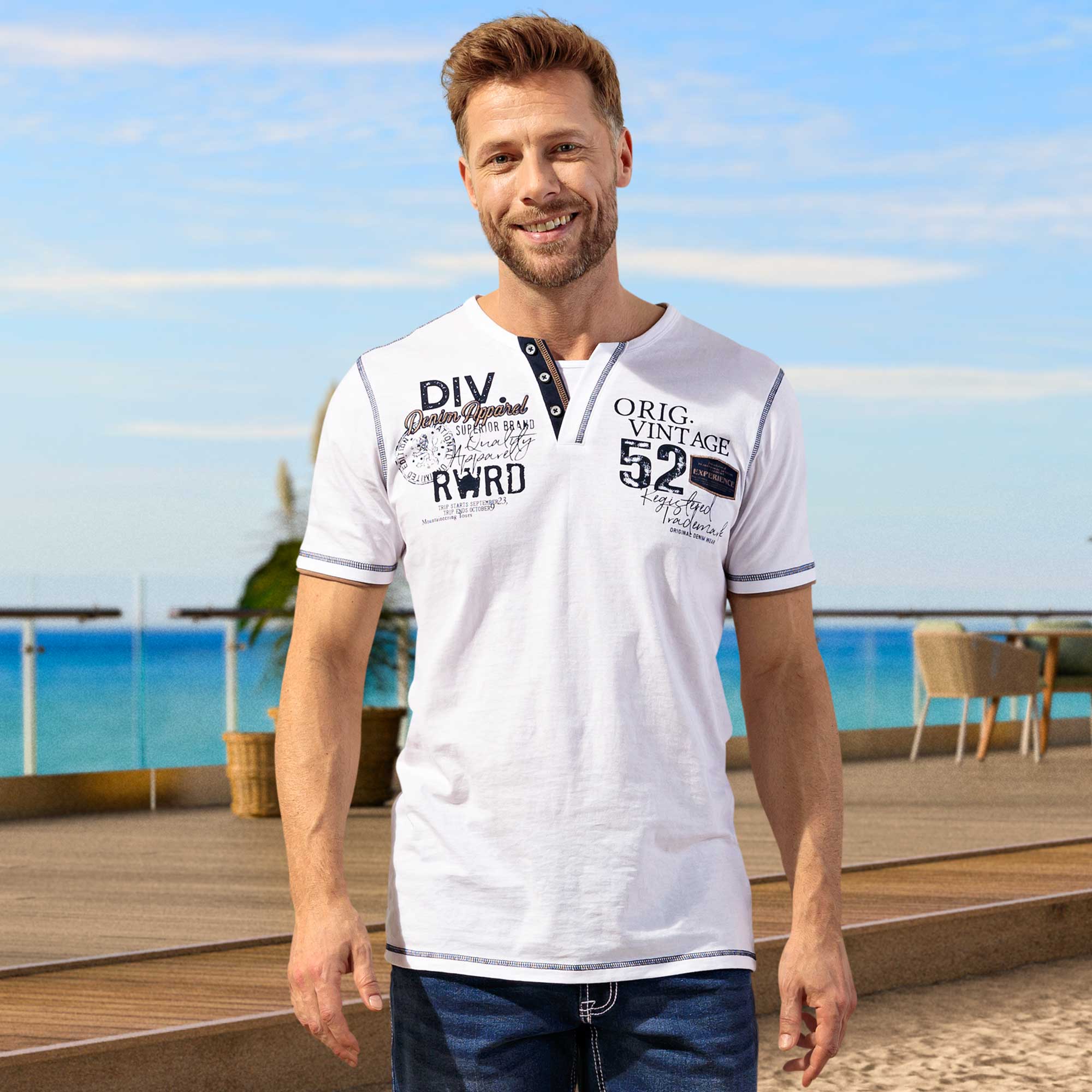 Herren-T-Shirt in Henley-Style