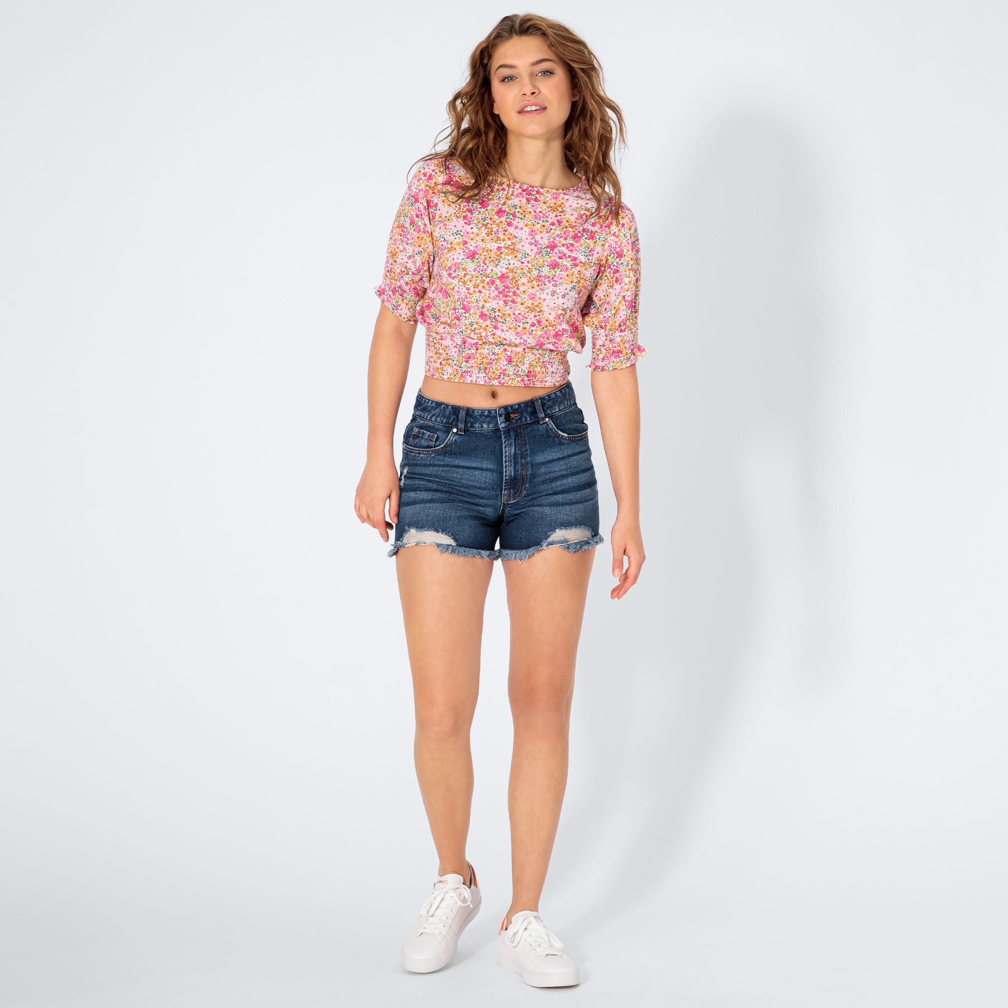 Damen-Jeans-Shorts mit Destroy-Effekten
