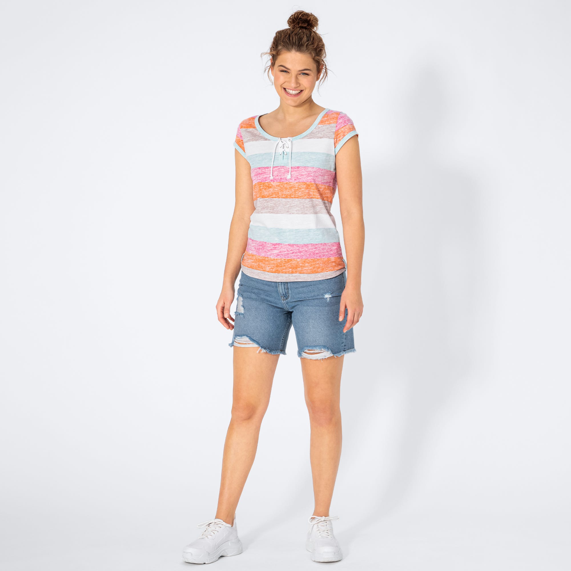 Damen-Jeans-Shorts mit Destroy-Effekten