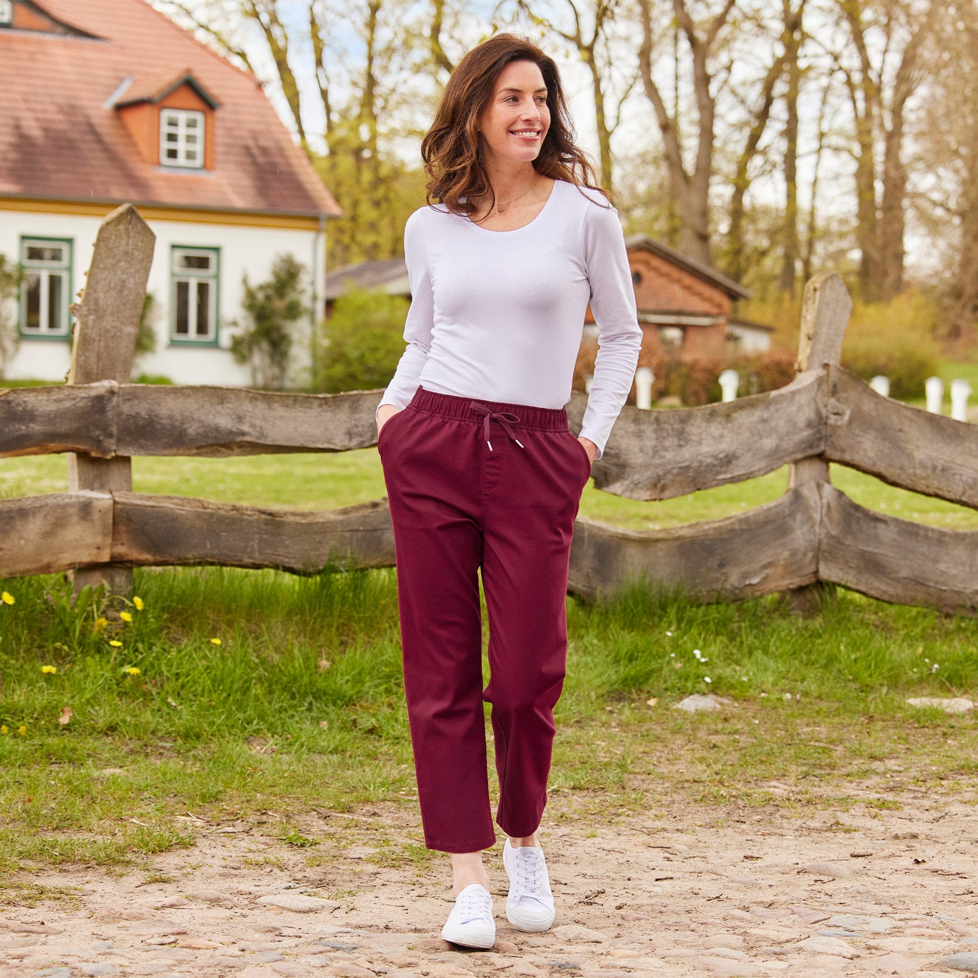 Damen-Hose mit Kordeln am Bund
