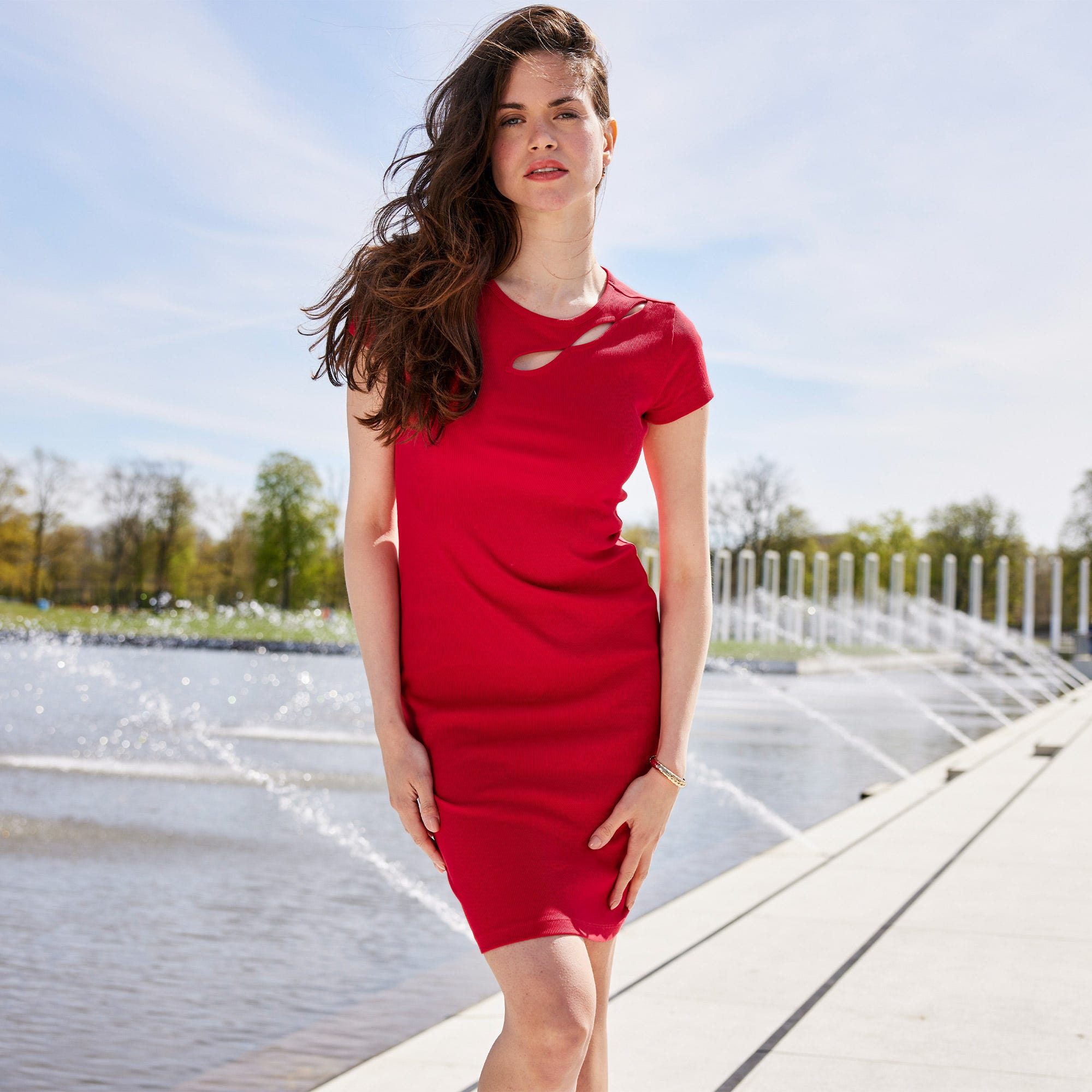 Damen-Kleid mit Cut-Out-Effekt