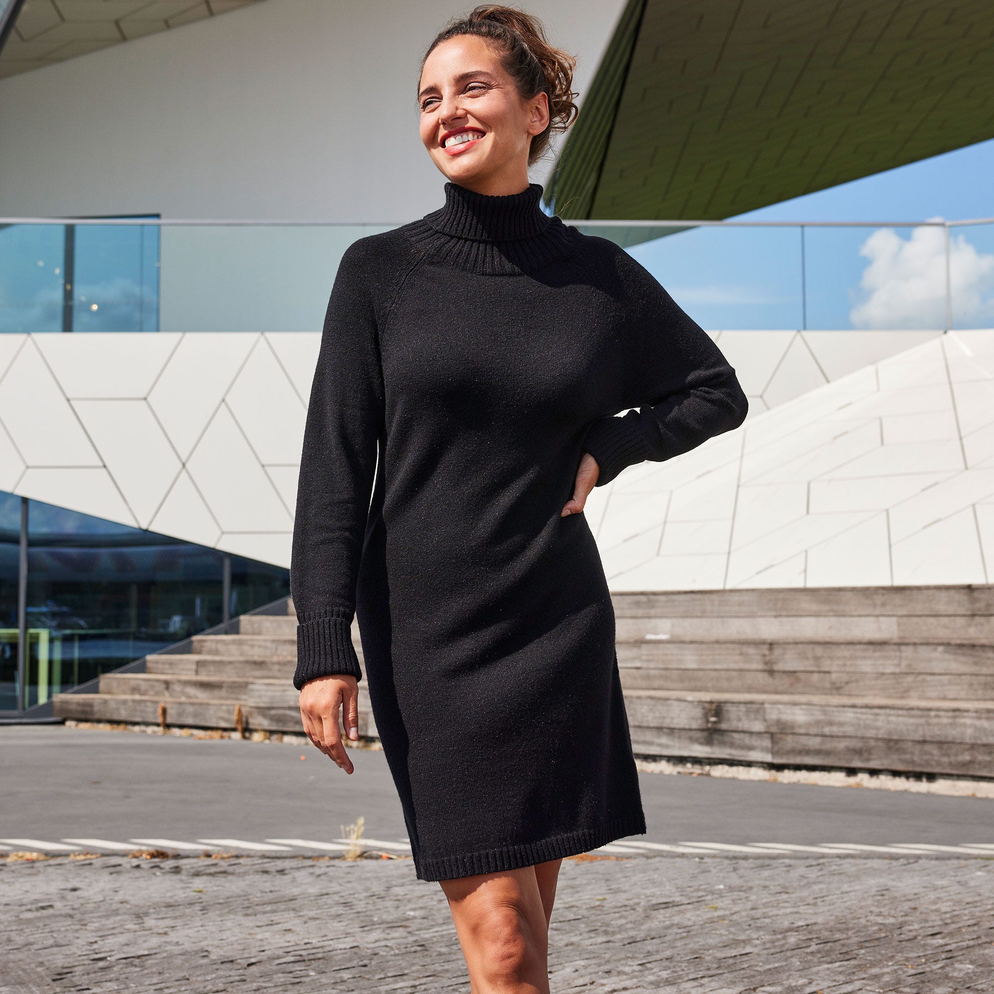 Damen-Strickkleid mit Rollkragen