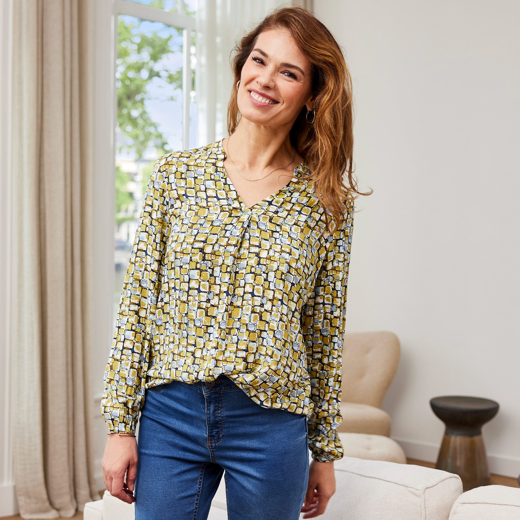 Damen-Bluse mit hübschem Muster